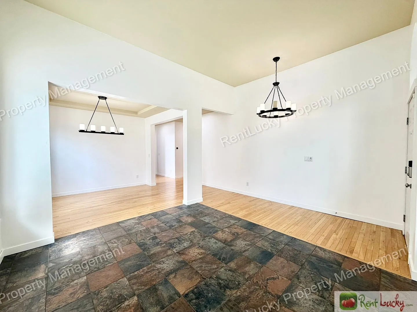 Fantastic 5 Bedroom in Bothell w/ Modern Kitchen and Bonus Area! — Photo 4