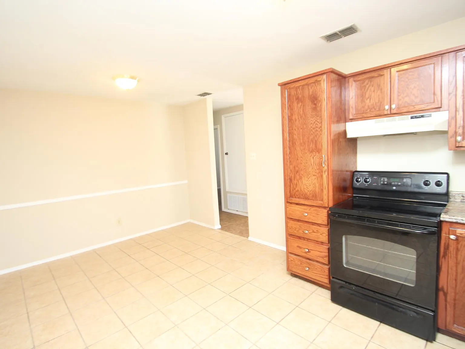 5962 Scottsdale Dr — Photo 3
