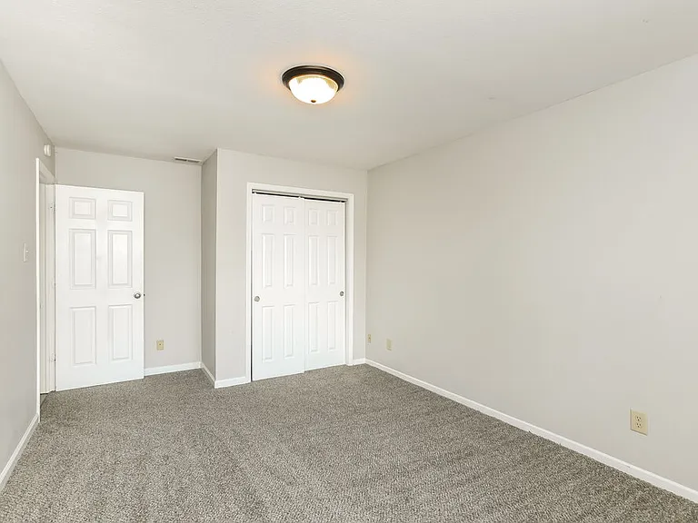 10718 Pavilion Dr — Photo 12