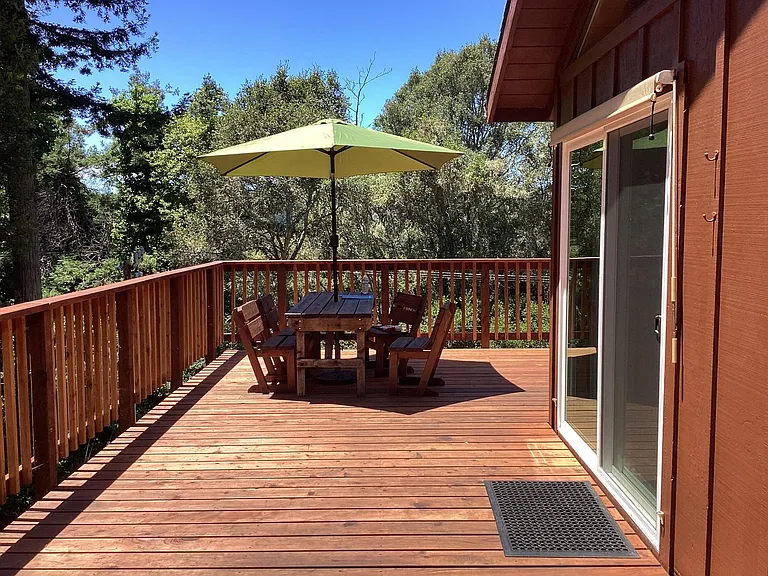 1920 Redwood Dr — Photo 3