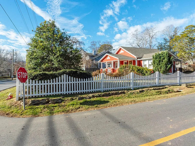 829 Montreat Rd — Photo 9