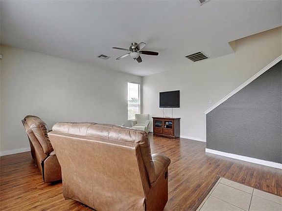 4th image of 127 Quail Hollow Dr