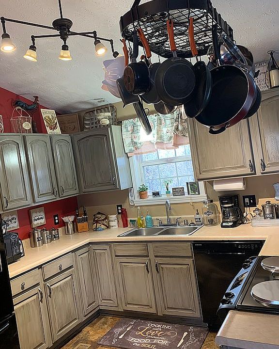 1st image of 60 Whitney Ln