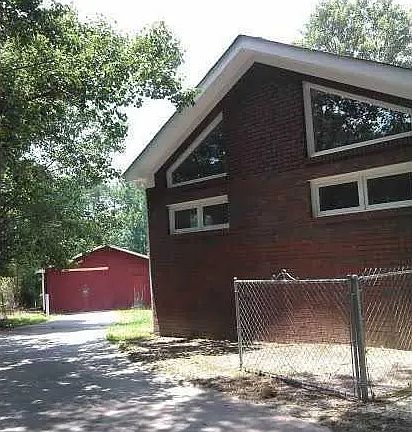 CUSTOM MASONRY