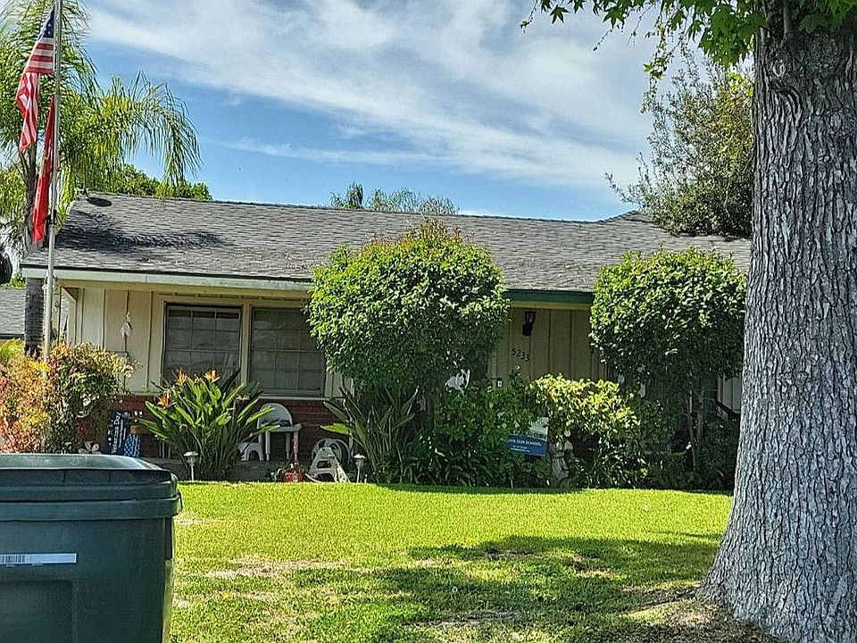 2nd image of 5233 McClintock Ave