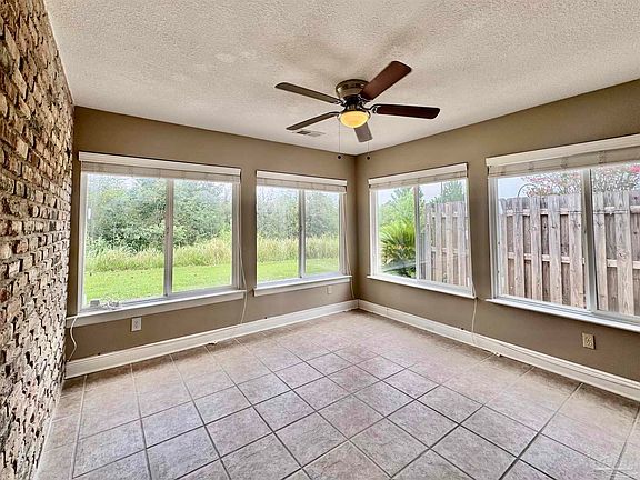 4th image of 4808 Huron Dr