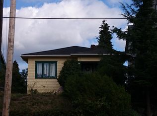 5718 Roosevelt Way NE, Seattle, WA 98105