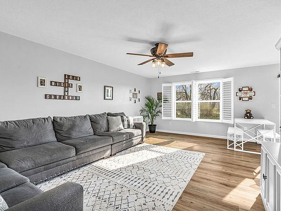 5th image of 213 Drewood Dr