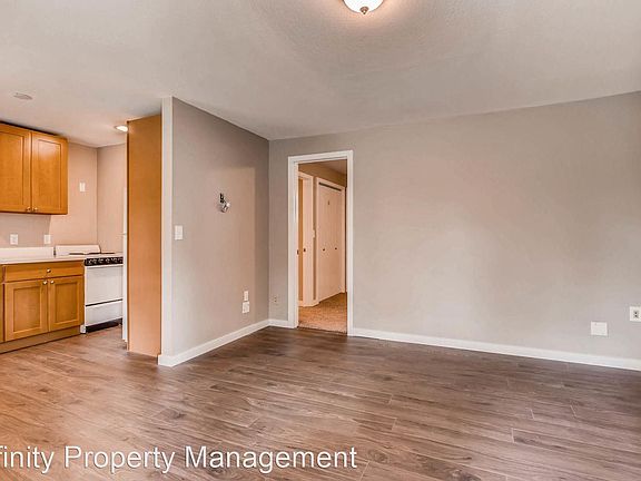 3rd image of 15712 1st Ave NE #1