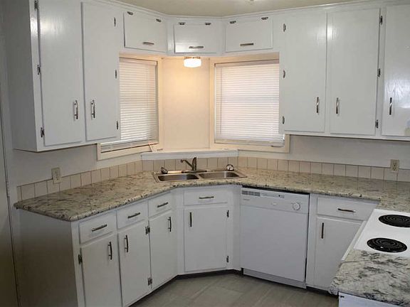 4th image of 2406 Avenue E