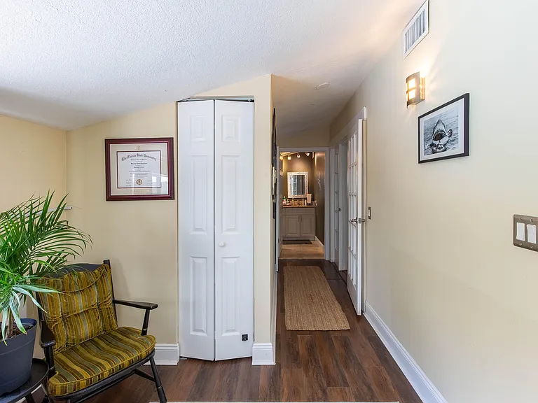 210 Malverne Rd — Photo 25