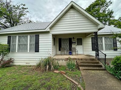 1821 E Pecan St, Sherman, TX, 75090