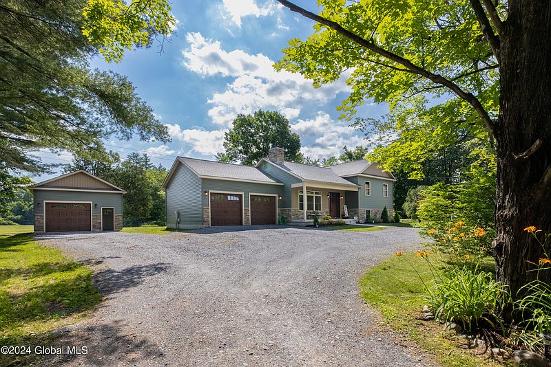 2nd image of 162 Fort Edward Road