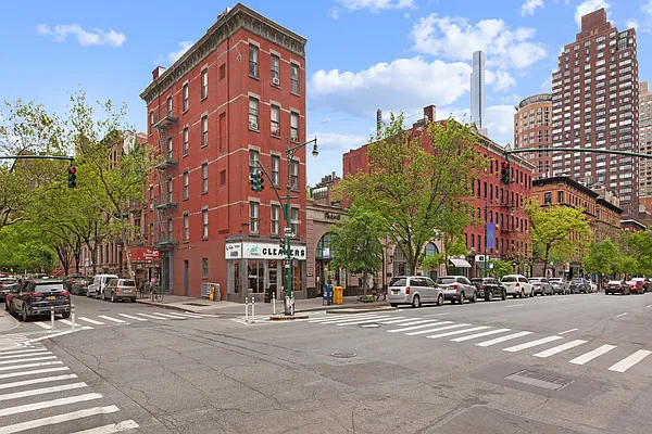 Sold by Compass | media 12