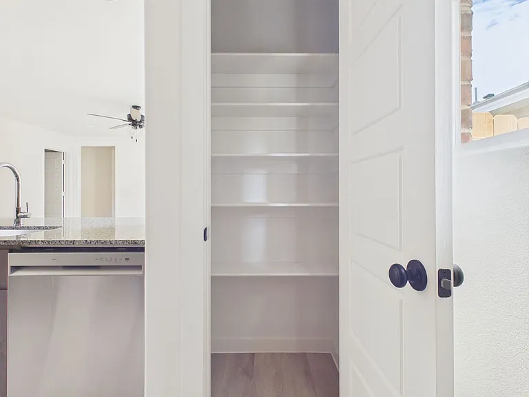 8911 Hockley St — Photo 10