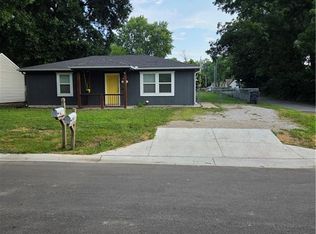 326 Front St, Grain Valley, MO 64029