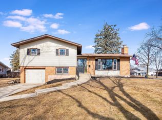 900 Bonnie Brae Dr, Downers Grove, IL 60516