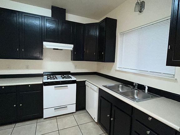 5th image of 611 S Church St APT A