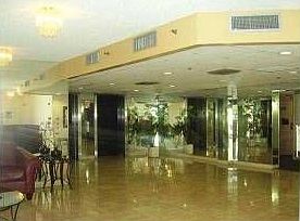 2nd image of 919 Hillcrest Dr APT 808