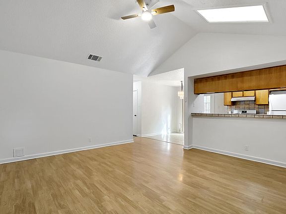 4th image of 10710 Topperwein Dr Unit B