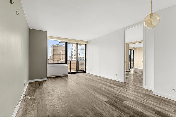 1st image of 161 W 61st St APT 22H