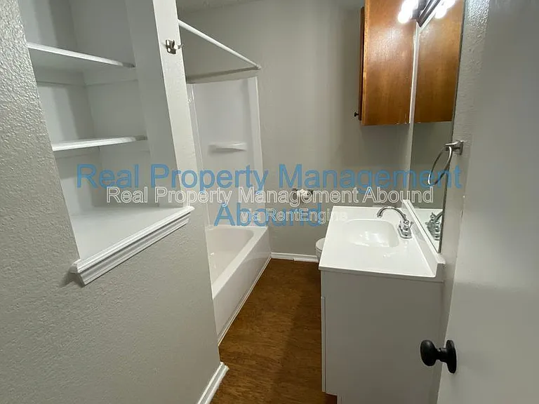 101 E Broadway St #3 — Photo 8