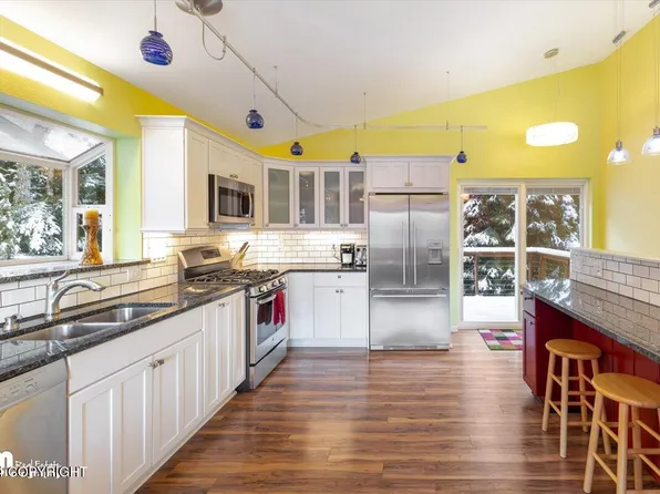200 Echo Ridge Dr, Girdwood, AK 99587