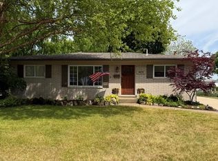 44252 Felstone Dr, Sterling Heights, MI 48313