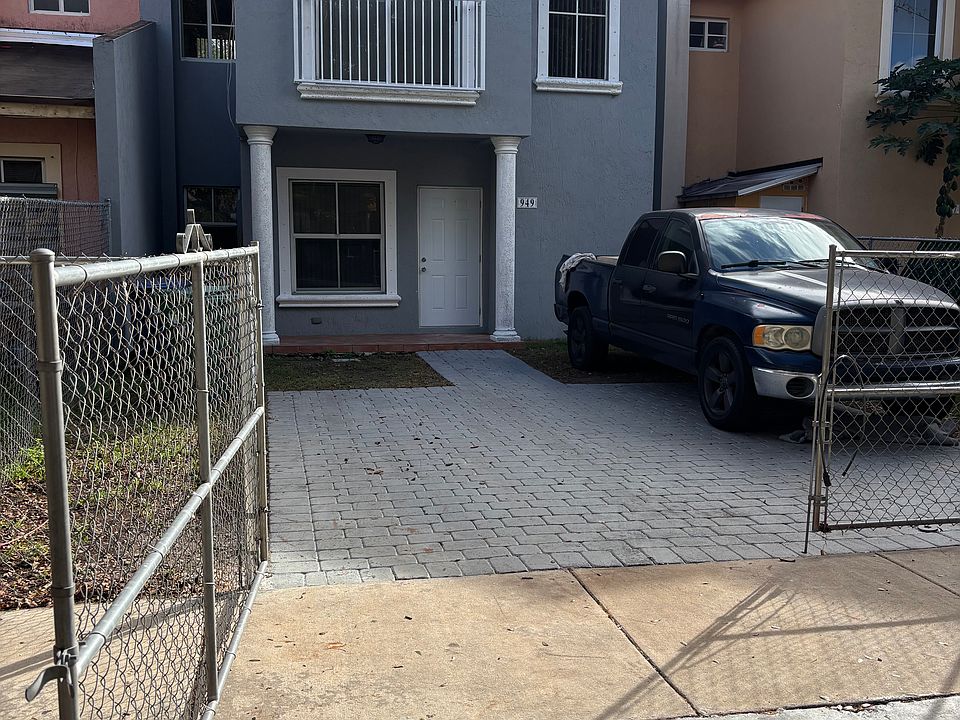 1st image of 949 SW 6th Ct