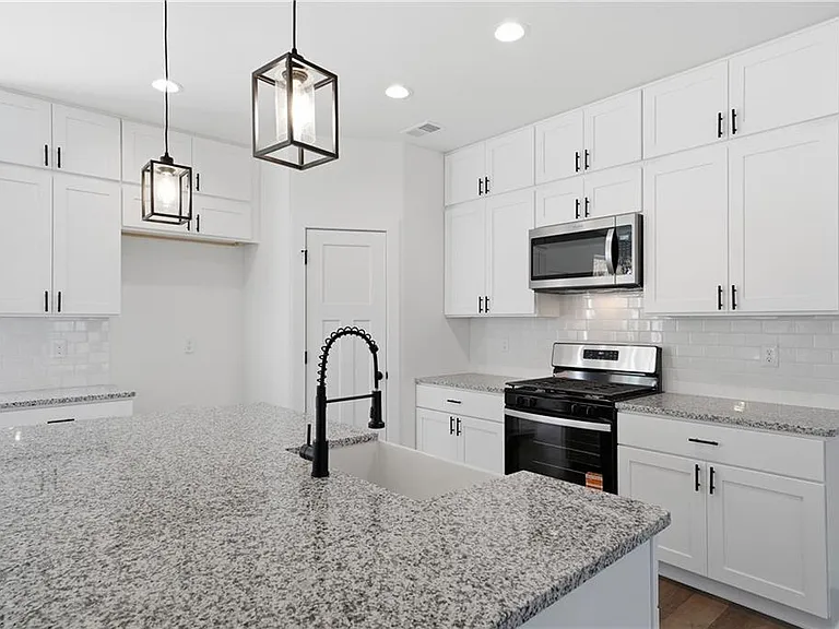 91 Smith And Wesson Way — Photo 25