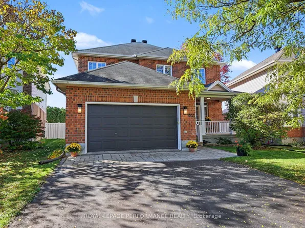 1033 Red Spruce St, Ottawa, ON K1V 1T5