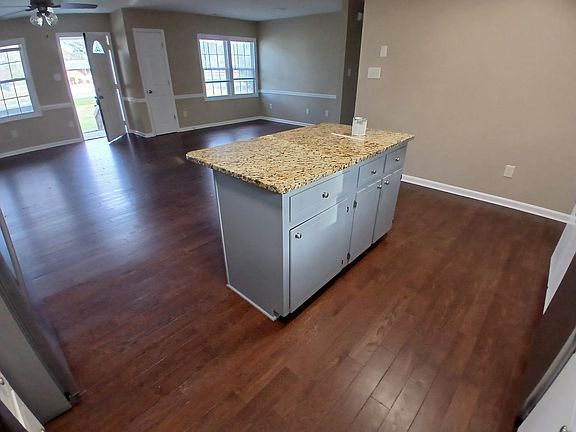 4th image of 2516 E Forest Dr