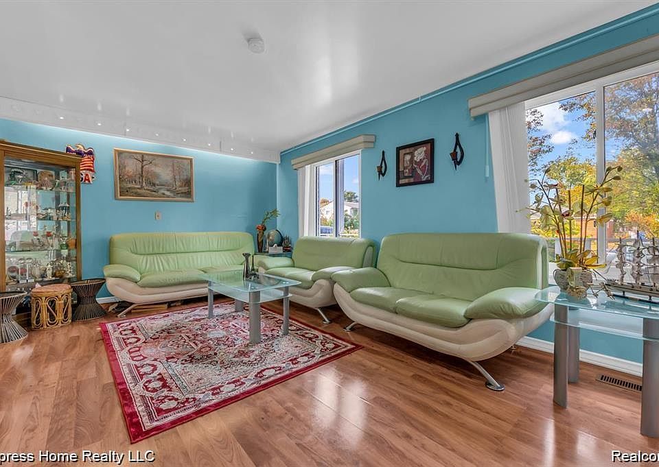 2338 Marlow Dr, photo 3