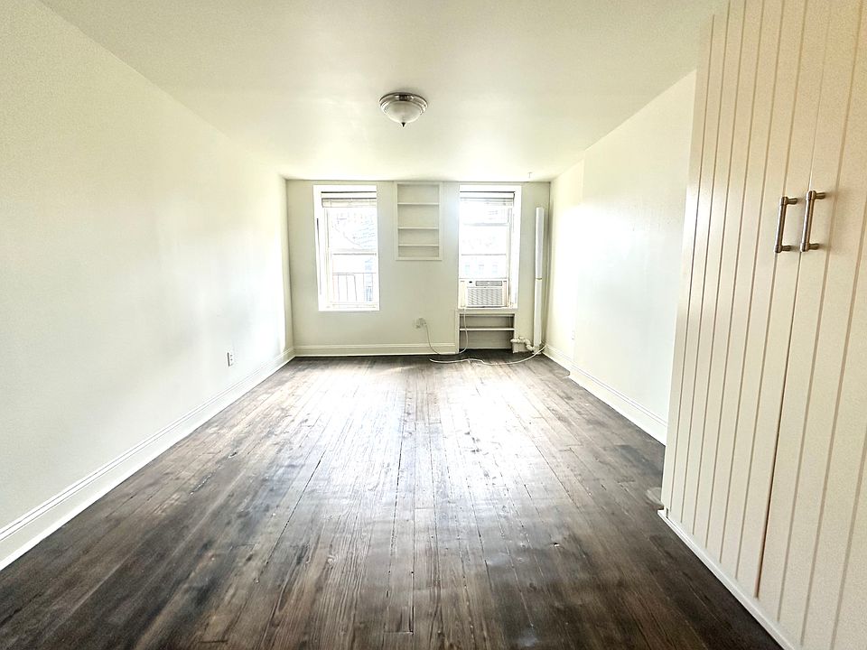 2nd image of 65 Carmine St APT D2
