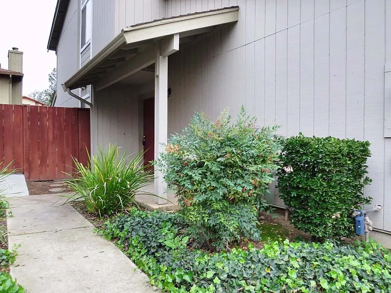 106 Rose Ln — Photo 15