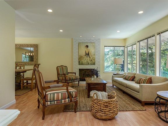 2nd image of 3876 Chatham Ct