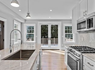 9 Ashland Ave #R2, Manchester, MA 01944