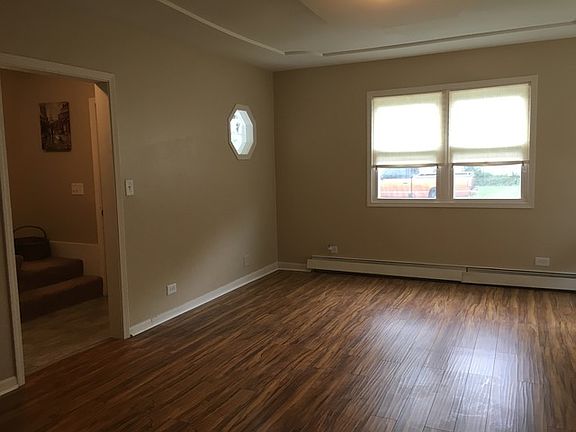 5th image of 311 Rosewood Ave