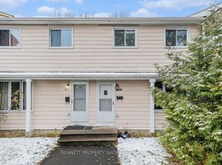 909 Greenbriar Ave, Ottawa, ON K2C0J8