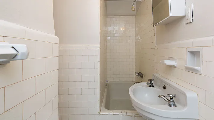 Rented by Garfield Realty  | media 24