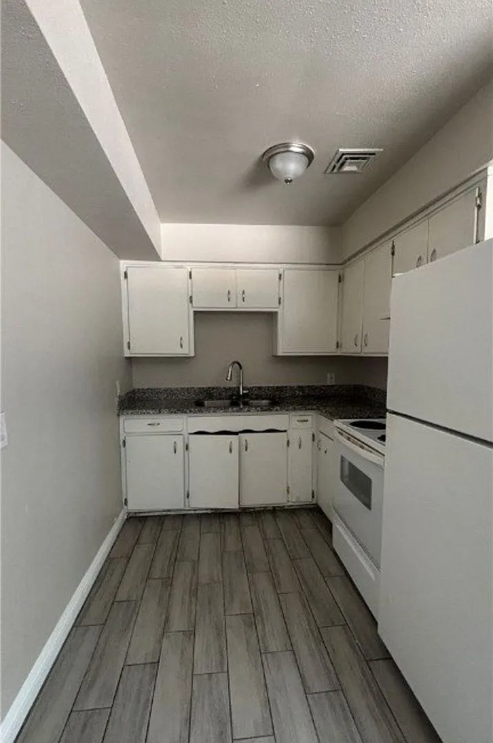 Wilson Ave- 718 — Photo 3