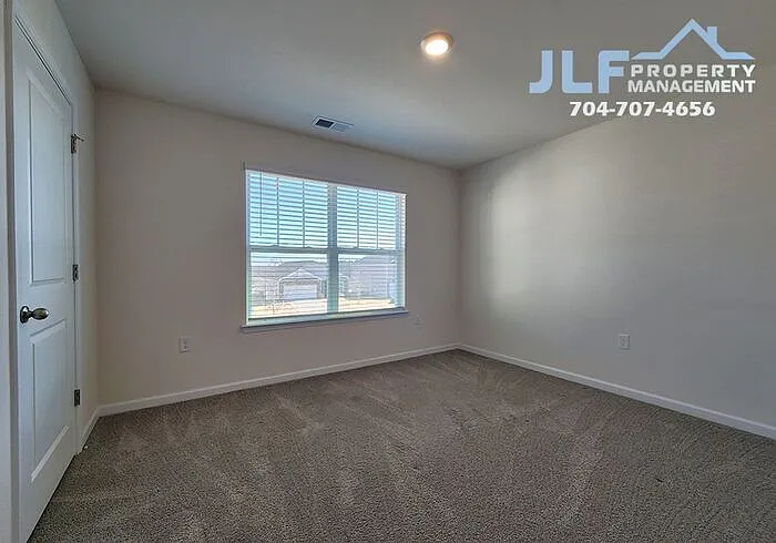 125 Sycamore Crossing Ct — Photo 32