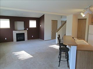 2nd image of 9400 Fagan Ct NE