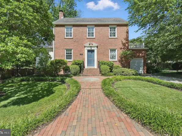 2306 Cameron Mills Rd, Alexandria, VA 22302