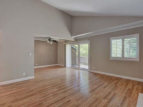 3rd image of 1915 La Terrace Cir