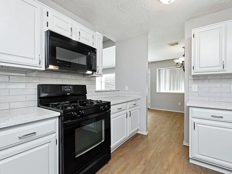 1534 Vickery Dr — Photo 11