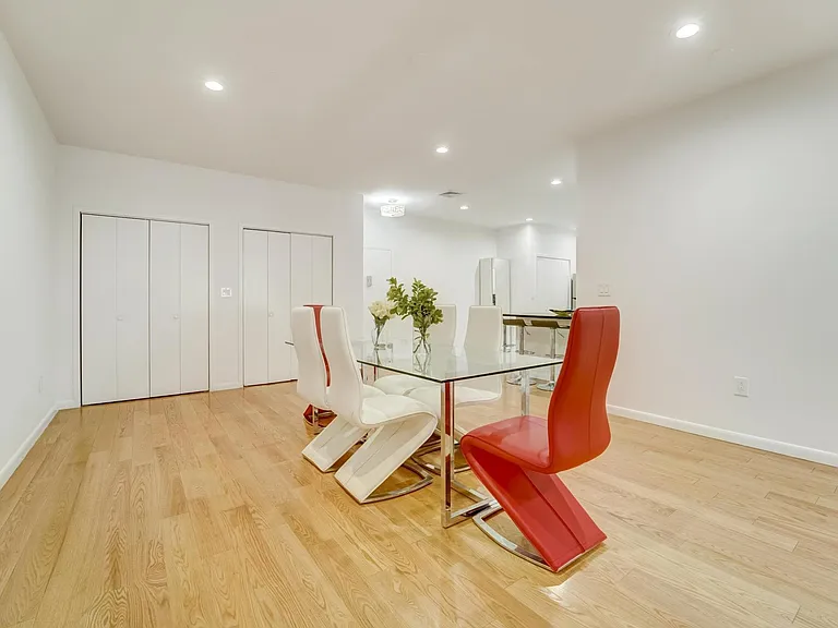 75 Liberty Ave #D30 — Photo 9