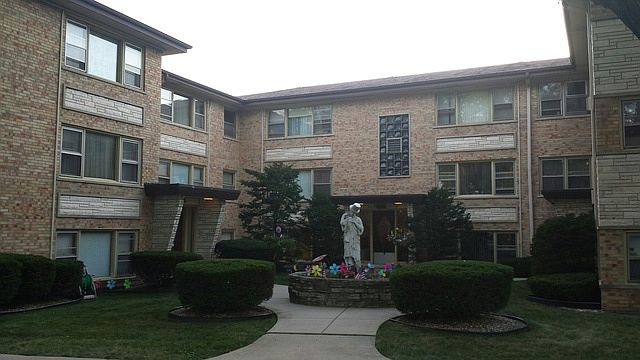 1st image of 4852 N Linder Ave APT 4A