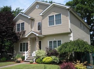 6 Pearl Ct, Lodi, NJ 07644