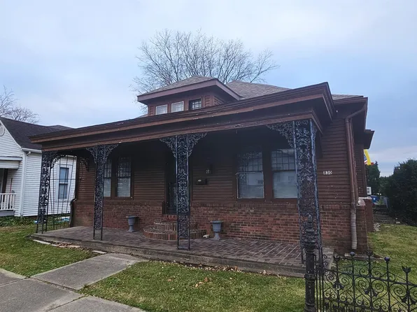 830 N Mulberry St, Mount Carmel, IL 62863